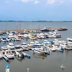 Wiek Im Hafenkieker Wiek auf Rügen