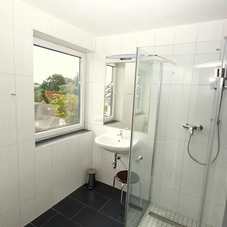 Wiek Im Hafenkieker * Wiek auf Rügen